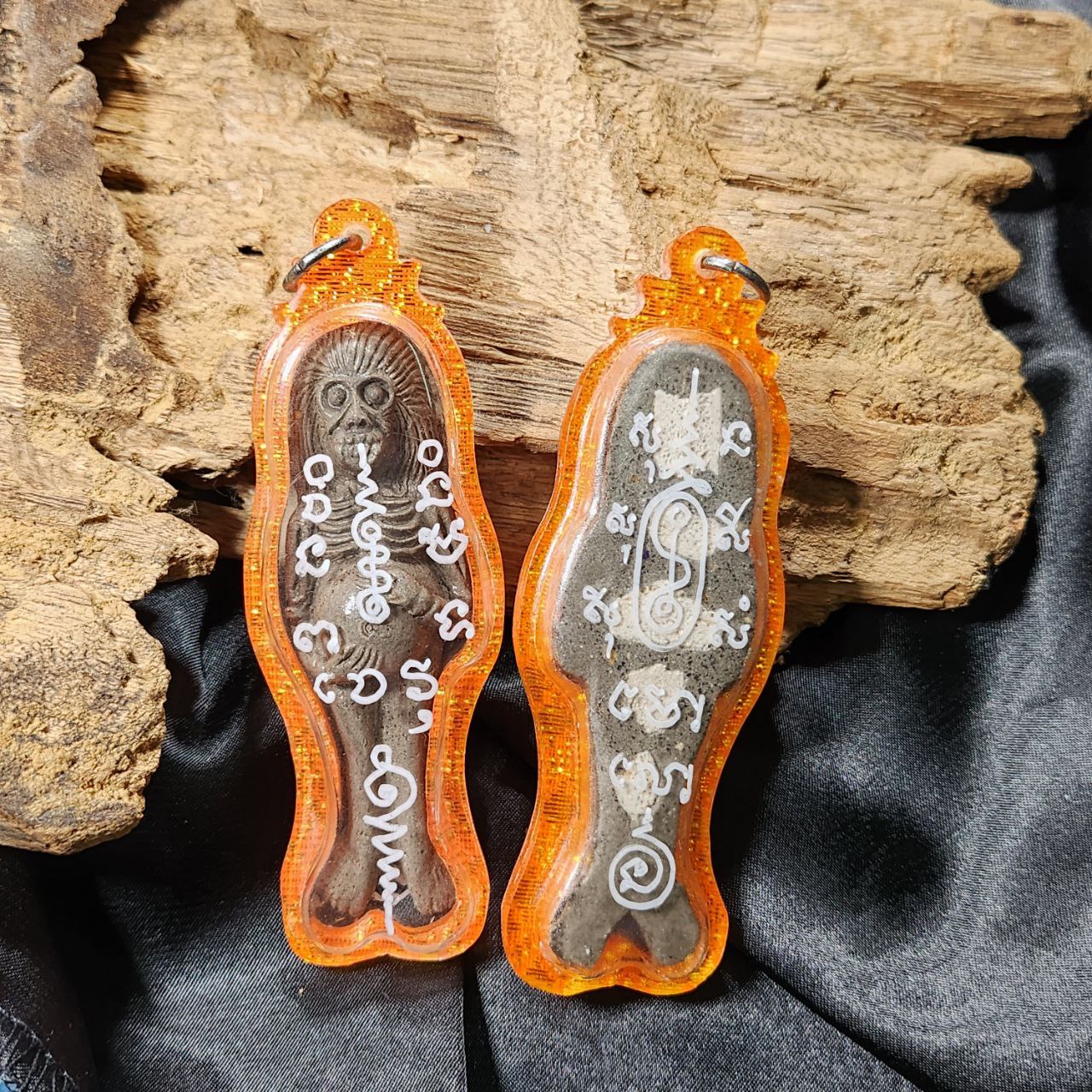 Jin Thai Fo Pai - ARCHAN DAENG啊赞殿大肚女灵粉牌（橙金亚克力防水壳）