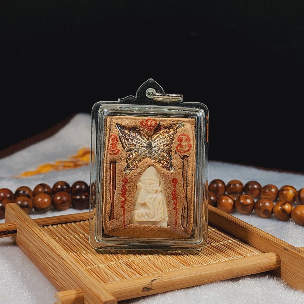 ARCHAN LARRY啊赞烈蝴蝶仙子象牙雕刻招财女神(蝴蝶） | SAN Pin Selection