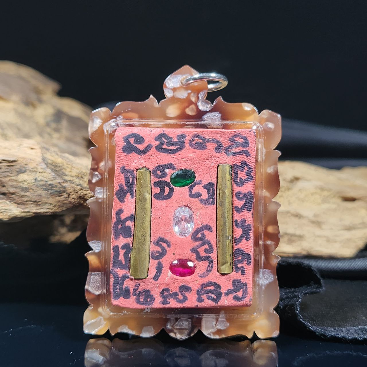 ARCHAN NUT啊赞纳塔彩色版鬼蝴蝶（粉红底） | SAN Pin Selection