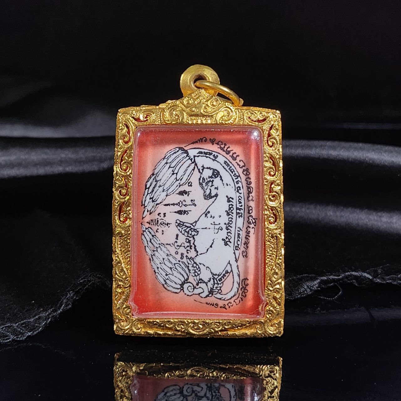 LERSI TOON鲁士吨猴子吃香蕉红白底镀金钢壳 | SAN Pin Selection