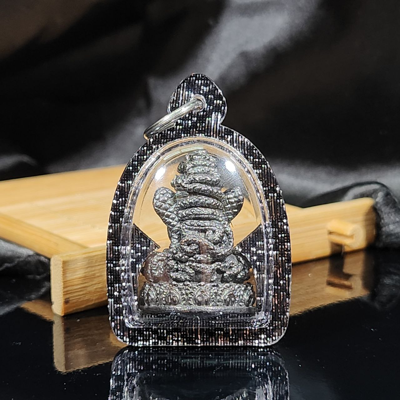 LONG NUI龙耐掩面必打（黑银亚克力防水壳） | Jin Thai Fo Pai