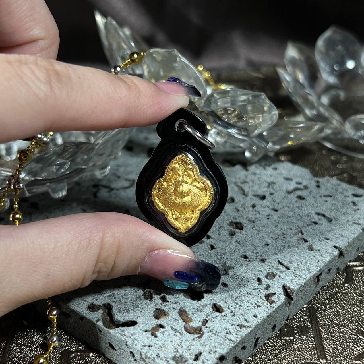 PHRA ARCHAN PHANSEAN阿占潘贤第一期红药粉金苍蝇（贴金箔 纯金符管）
 | SAN Pin Selection