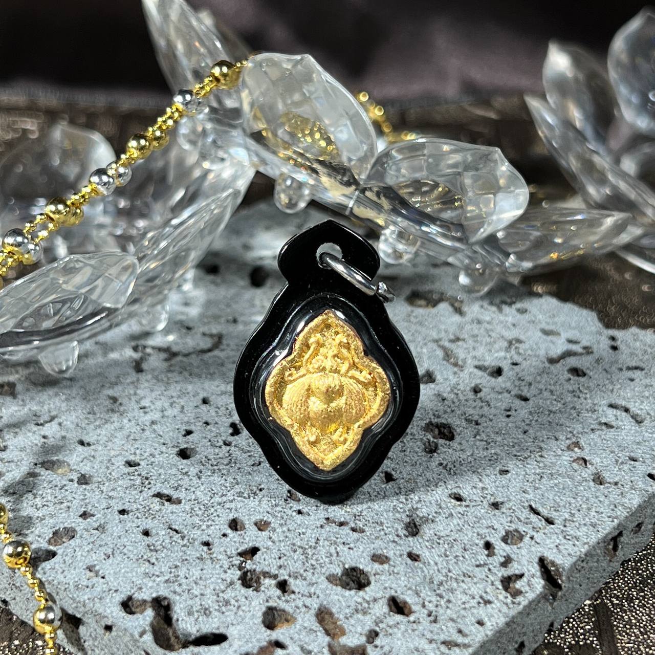 PHRA ARCHAN PHANSEAN阿占潘贤第一期红药粉金苍蝇（贴金箔 纯金符管）
 | SAN Pin Selection