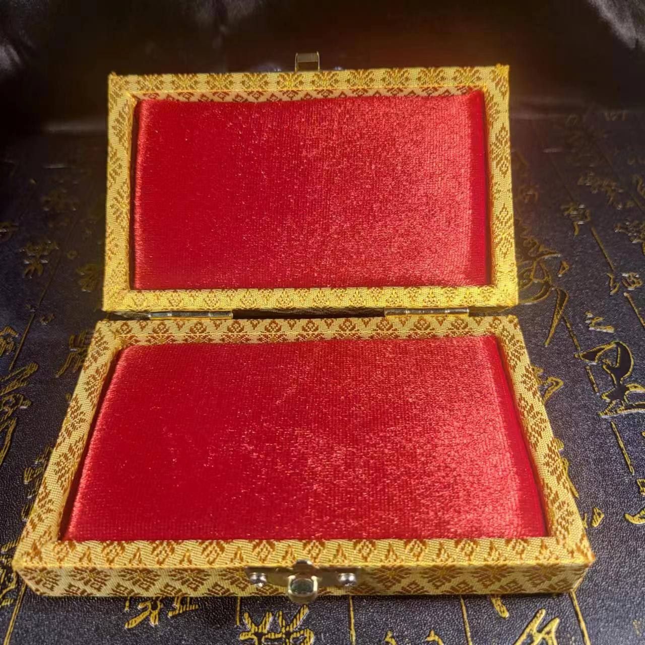 佛牌盒 （格子款式）
 | SAN Pin Selection