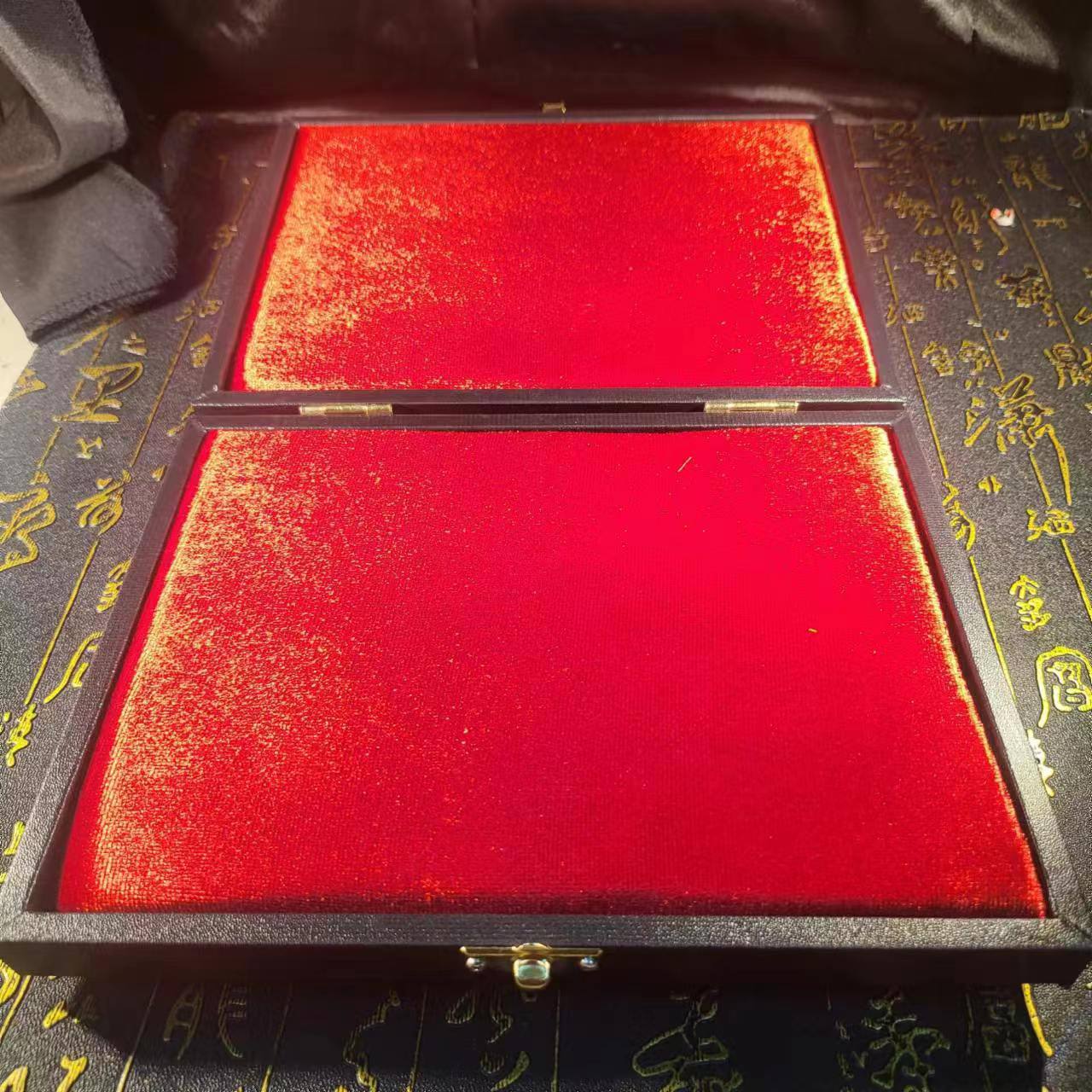 佛牌盒 （黑色款式）
 | SAN Pin Selection