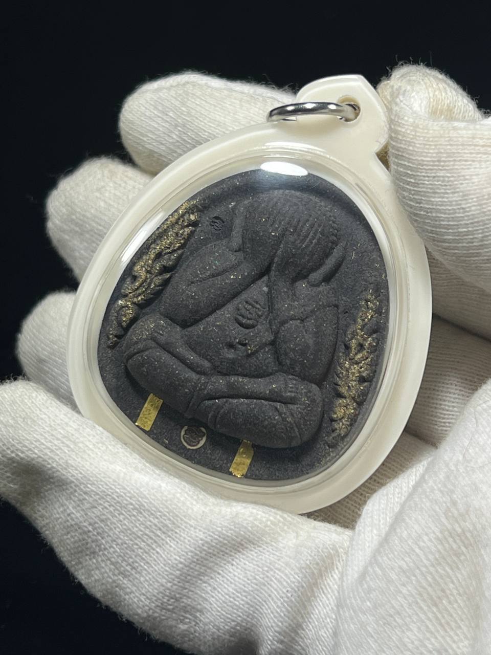 龙婆通2567 亿万富翁掩面必达【金符管】
 | SAN Pin Selection