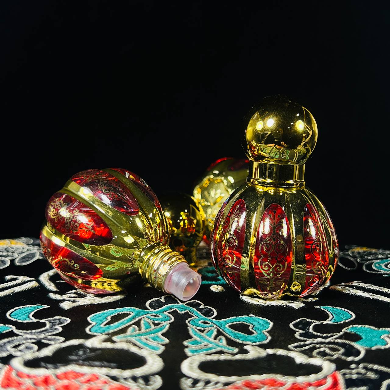 阿赞当鹏帕威爱神油（红瓶） | SAN Pin Selection