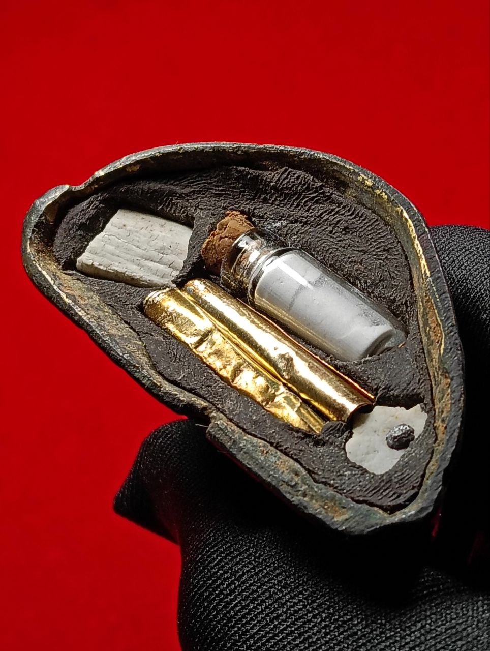 ARCHAN NUT异性缘帕罂
 | Jin Thai Fo Pai