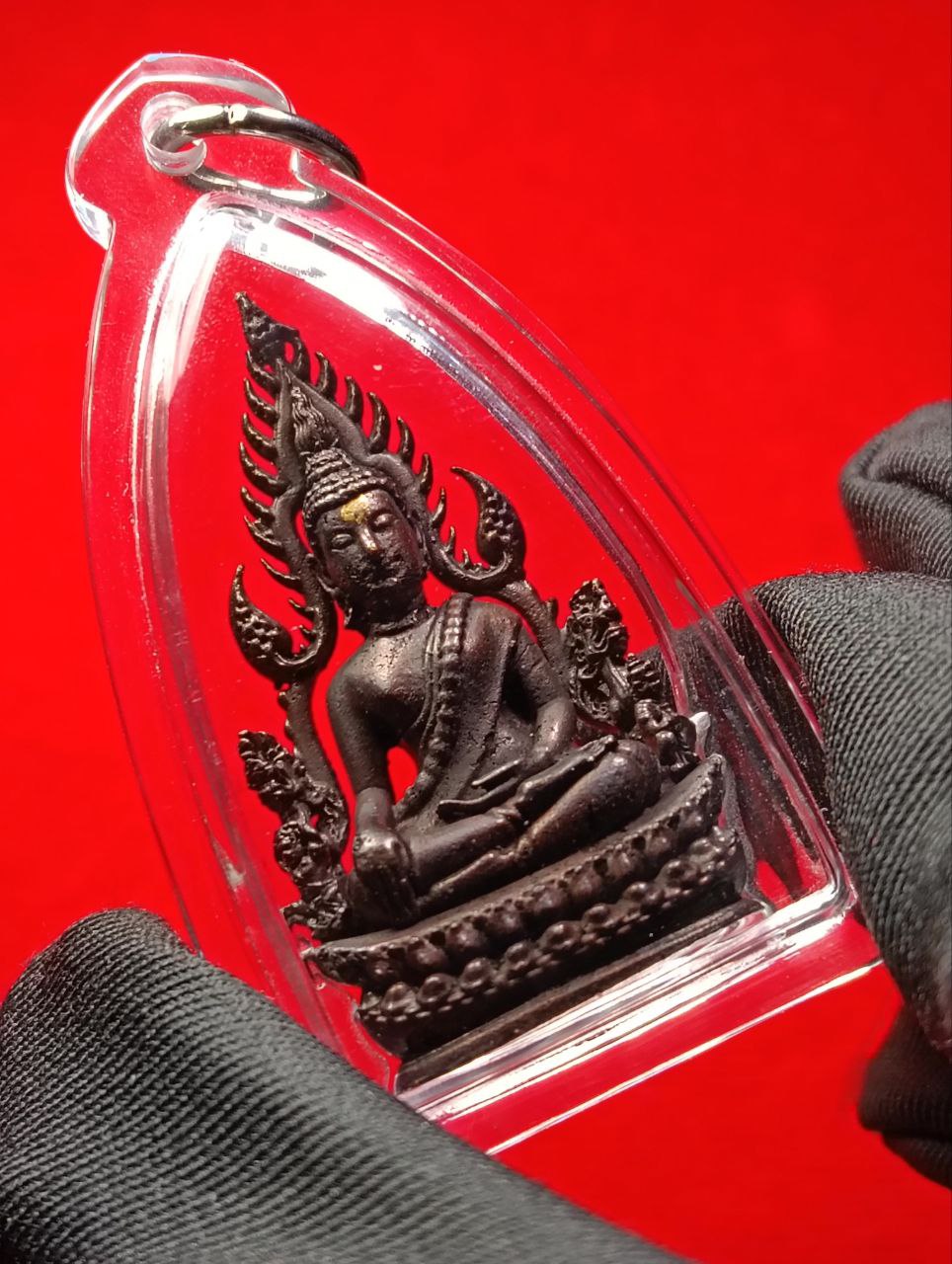 龍婆爽頭幫成功佛九寶銅製
Lp shuang phra chinnaraj Roonlek nur nawa loha （附有鉴定卡） | Jin Thai Fo Pai