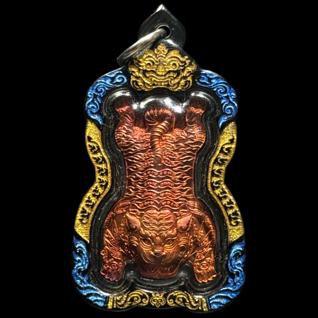 佛历2568・龙婆禅乃瓦桑卡比利迪寺庙限量咬钱虎连舍明后断头虎（NER THONG DEANG PIU FIVE｜Rian Phaya Saming Kin Muang）现物实拍 | SAN Pin Selection