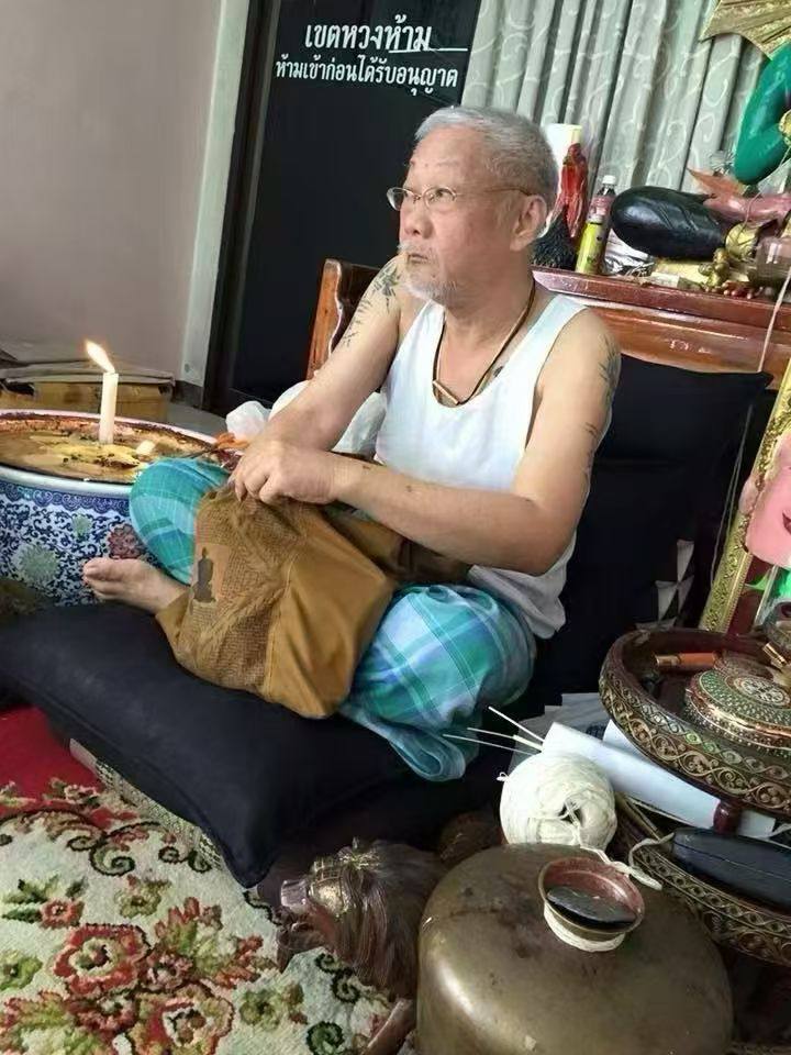 阿赞明 · 2551 年第一期坤平将军小立尊 | SAN Pin Selection