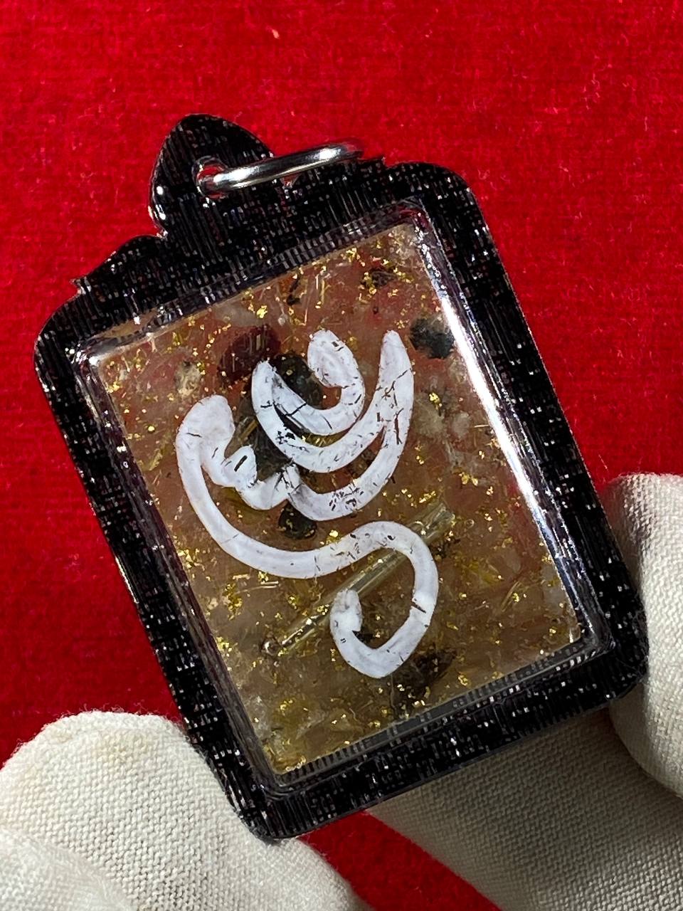 AJARN PRAYOOT 啊赞芭玉精美水晶人缘鸟背部含有符管(现物实拍）
 | SAN Pin Selection