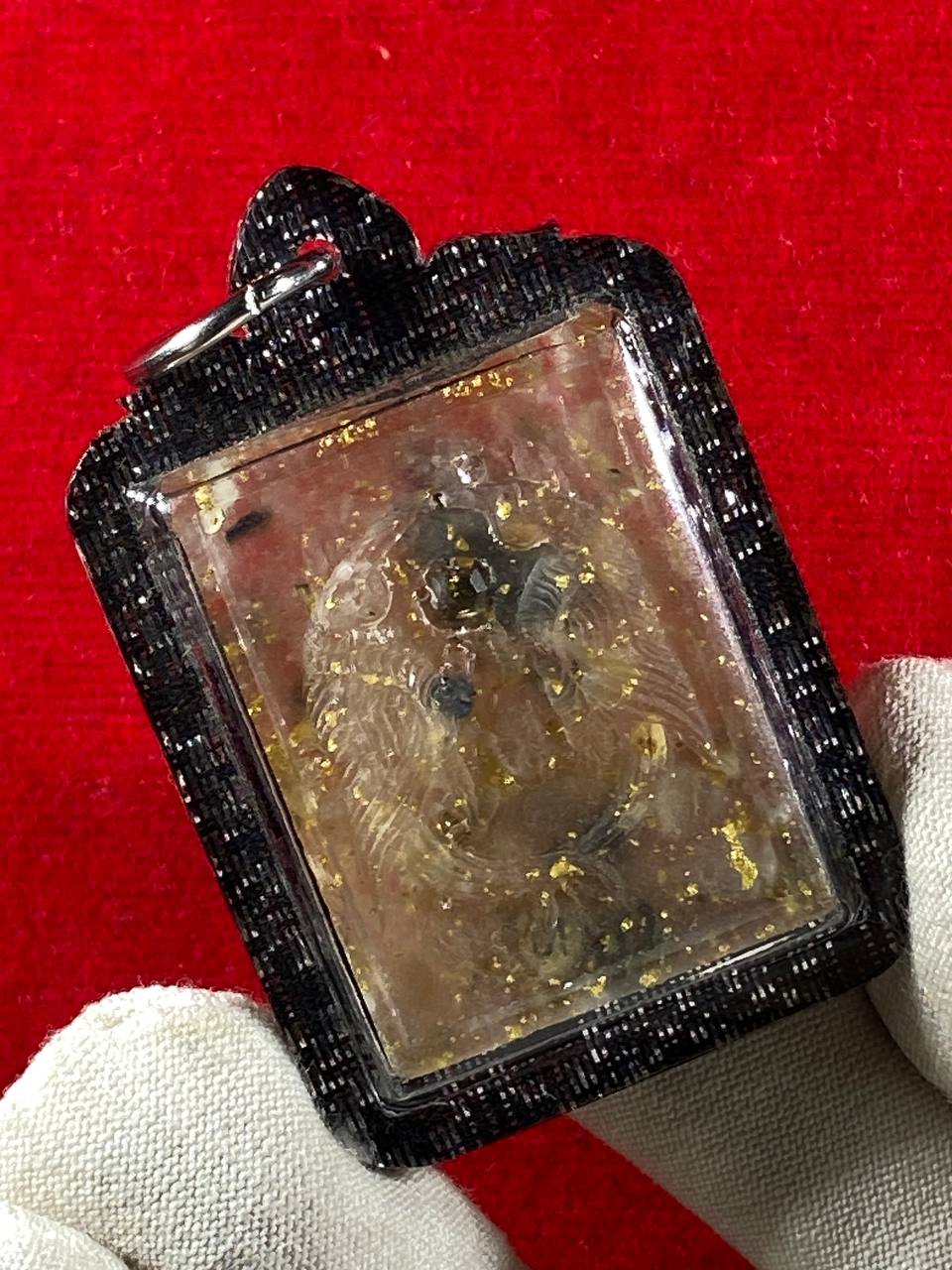 AJARN PRAYOOT 啊赞芭玉精美水晶人缘鸟背部含有符管(现物实拍）
 | SAN Pin Selection