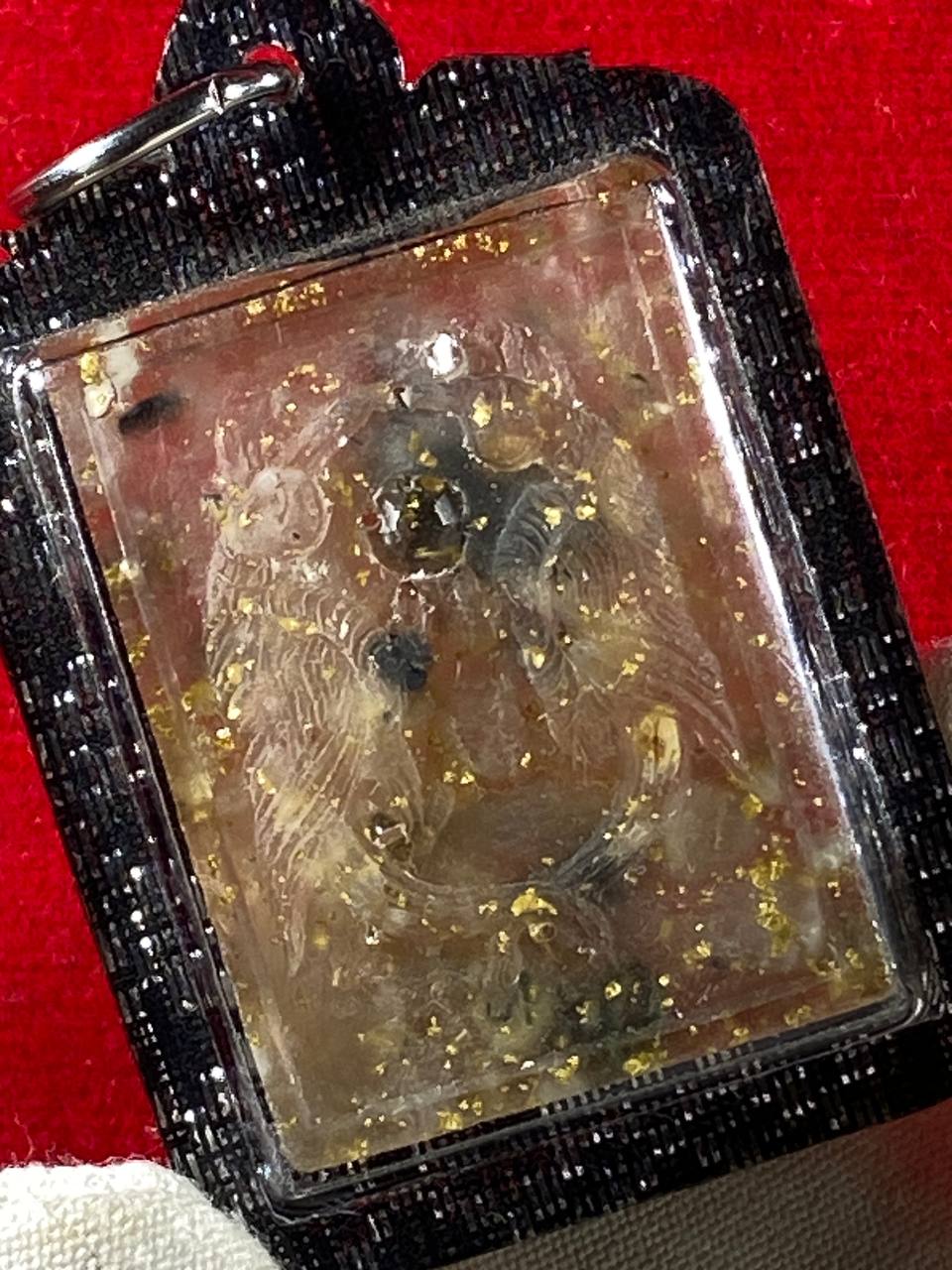 AJARN PRAYOOT 啊赞芭玉精美水晶人缘鸟背部含有符管(现物实拍）
 | SAN Pin Selection