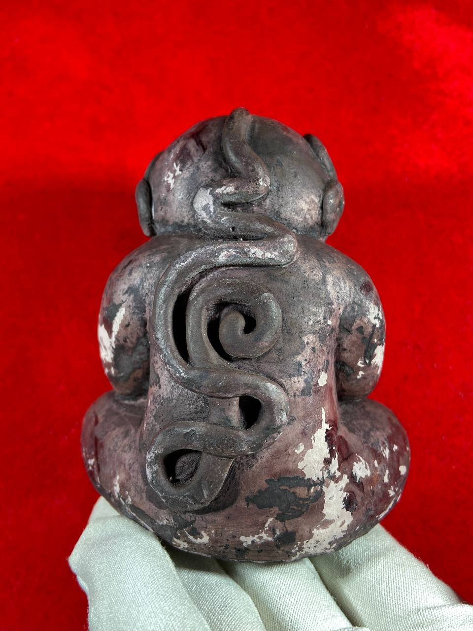 龙婆LOY 掩面避险王
 | Jin Thai Fo Pai