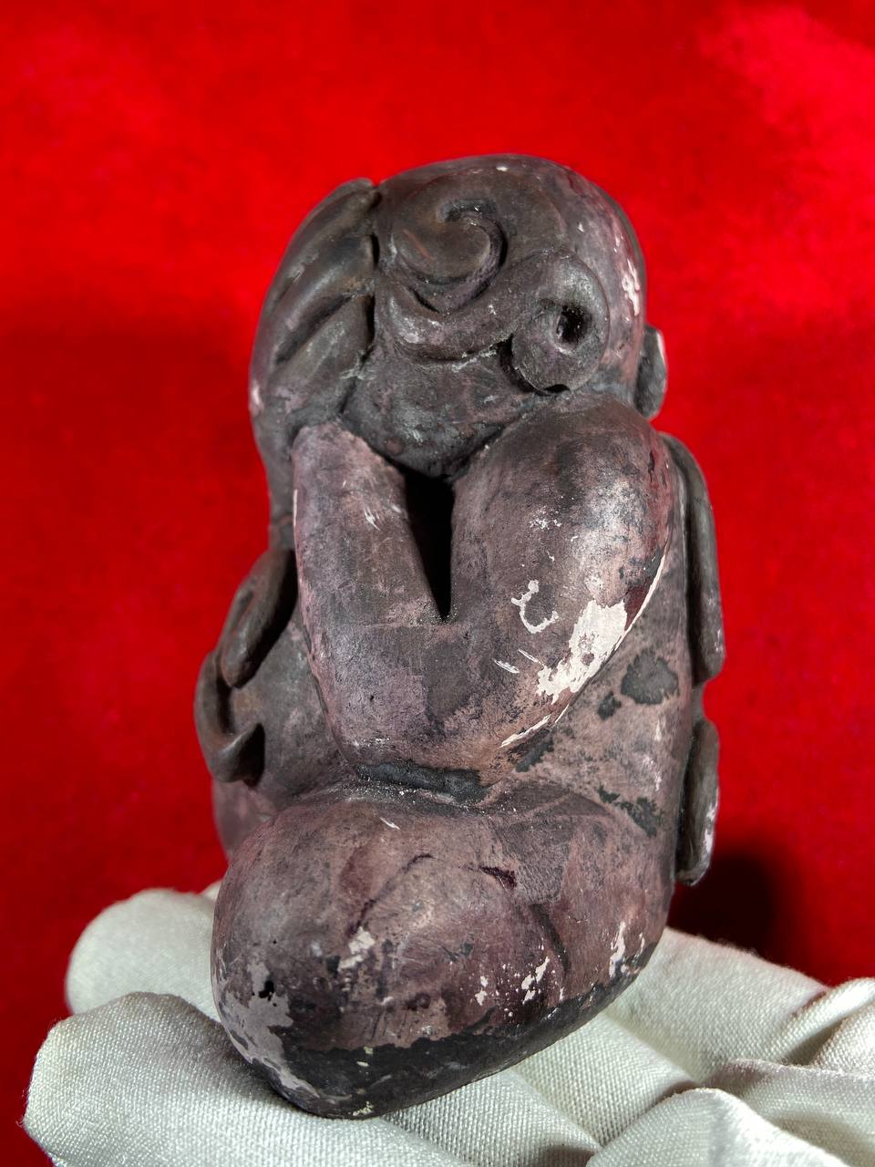 龙婆LOY 掩面避险王
 | Jin Thai Fo Pai