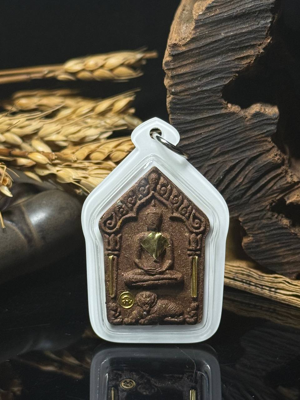 黎逸府Wat Ban Non Duea寺著名师父龙婆玛哈西拉（LP Mahasila）与阿赞布（Phra Ajarn Pu）联手督造【坤平吃睡虎 Phra Khun Phaen Suea Non Kin Model（高级Nam Lerk版）】现物实拍
 | Jin Thai Fo Pai