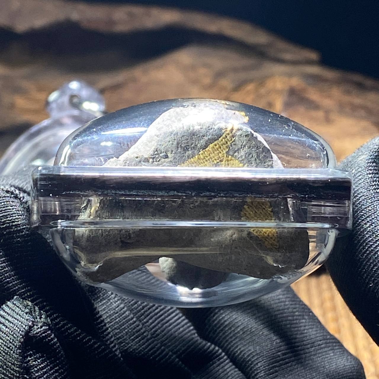 ARCHAN PRAYOOT（阿赞芭玉）招财掩面必达 · 佛历2557 · 佩戴型大模 | SAN Pin Selection