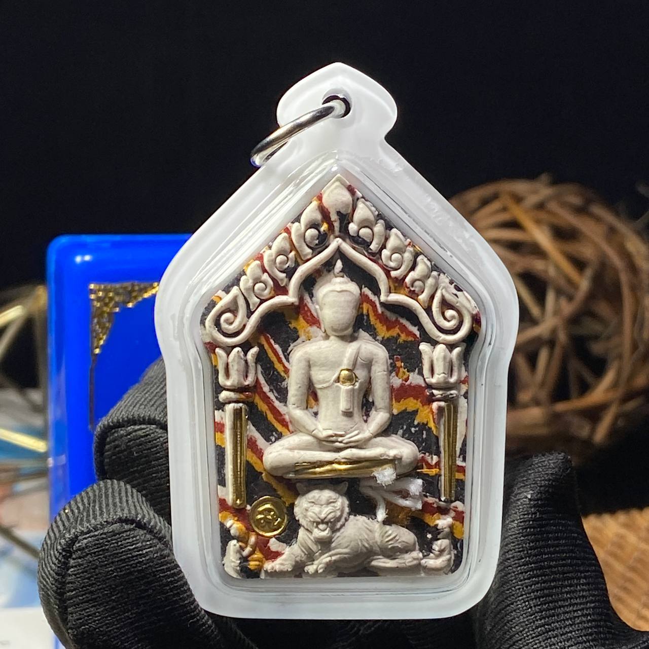 坤平吃睡虎（高级 Nam Lerk 版）

LP Mahasila × Ajarn Pu 联手督造 | 黎逸府 Wat Ban Non Duea 寺权威圣作(现物实拍） | SAN Pin Selection