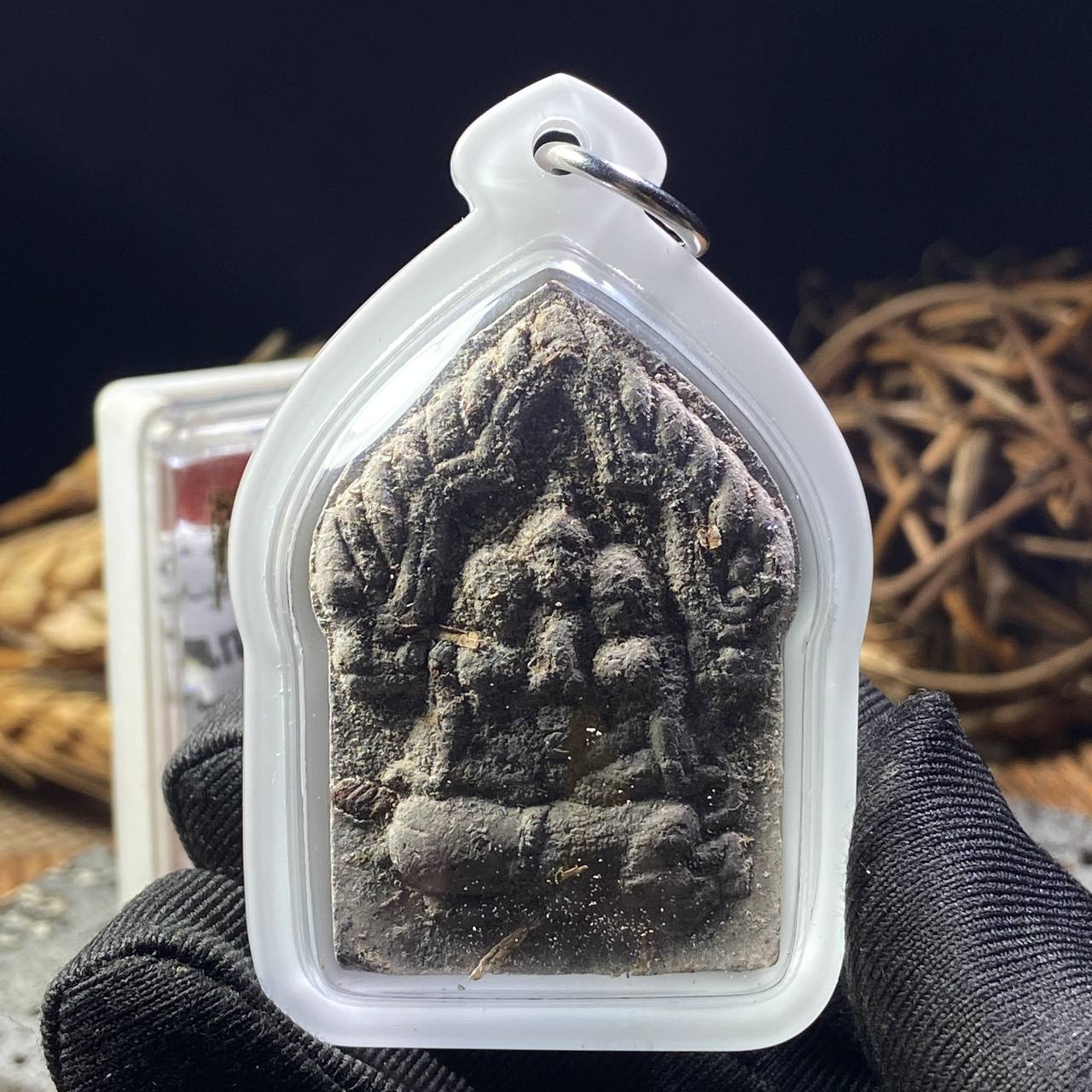 **ARCHAN LEEAIR｜阿赞 LeeAirB桃花坤平抱女佛牌**(现物实拍） | SAN Pin Selection