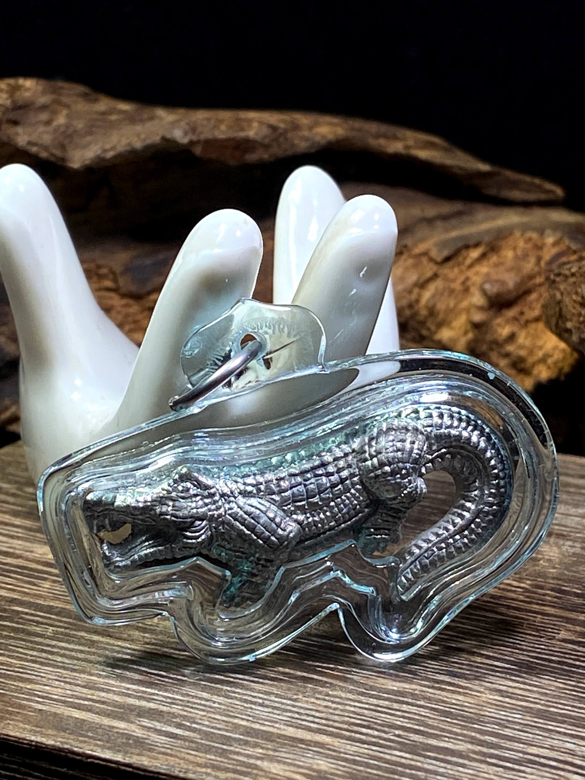 Jin Thai Fo Pai - ARCHAN WEE SRICHOM NGAM 避险咬钱鳄鱼