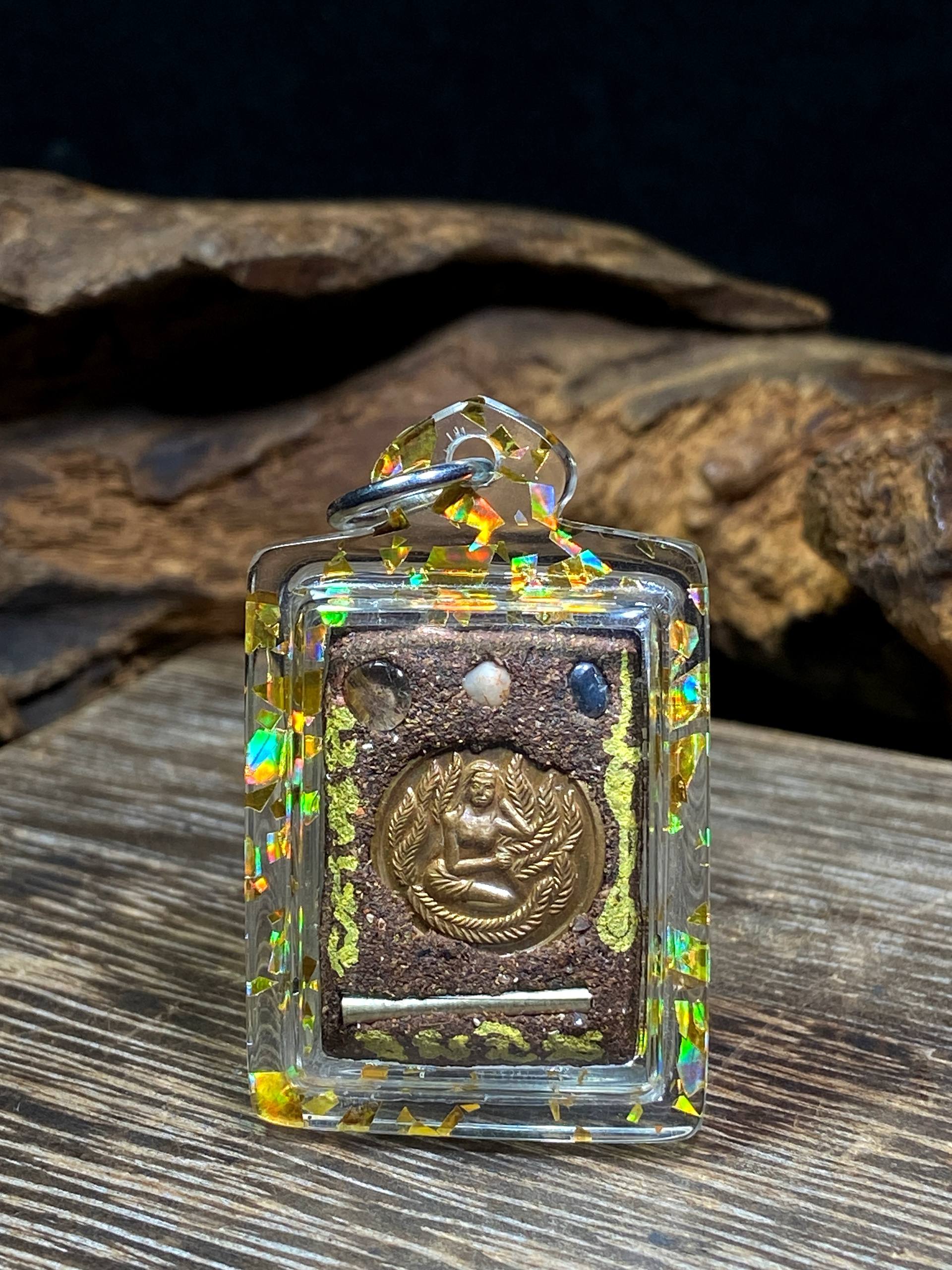 阿占烈2566年第一期招财女神Locket（后塞狐仙牌版本：限量7尊） | Jin Thai Fo Pai