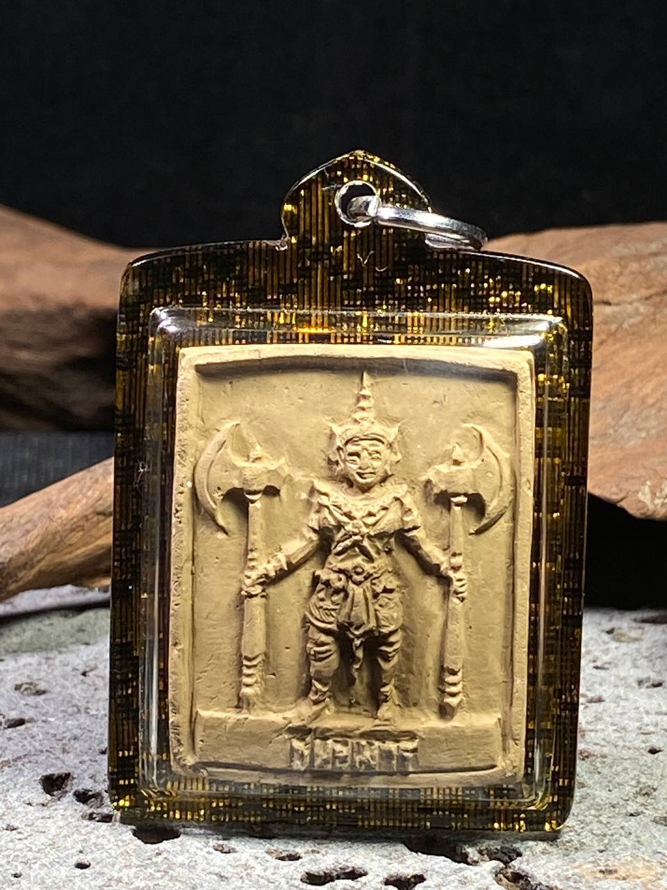 Jin Thai Fo Pai - 泰南老虎洞高僧 Luang Phor SomBoon
HunPakyYong Roon ChaNaMan
魂魄勇 之 战胜妖魔【褐色圣粉版 限量 222 尊】