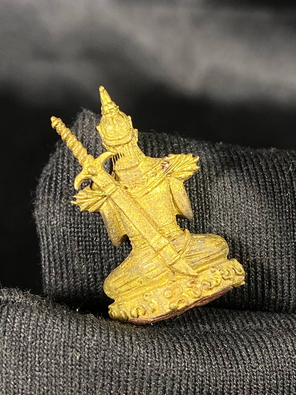 阿赞明 · 2551 年第一期坤平将军小立尊 | SAN Pin Selection