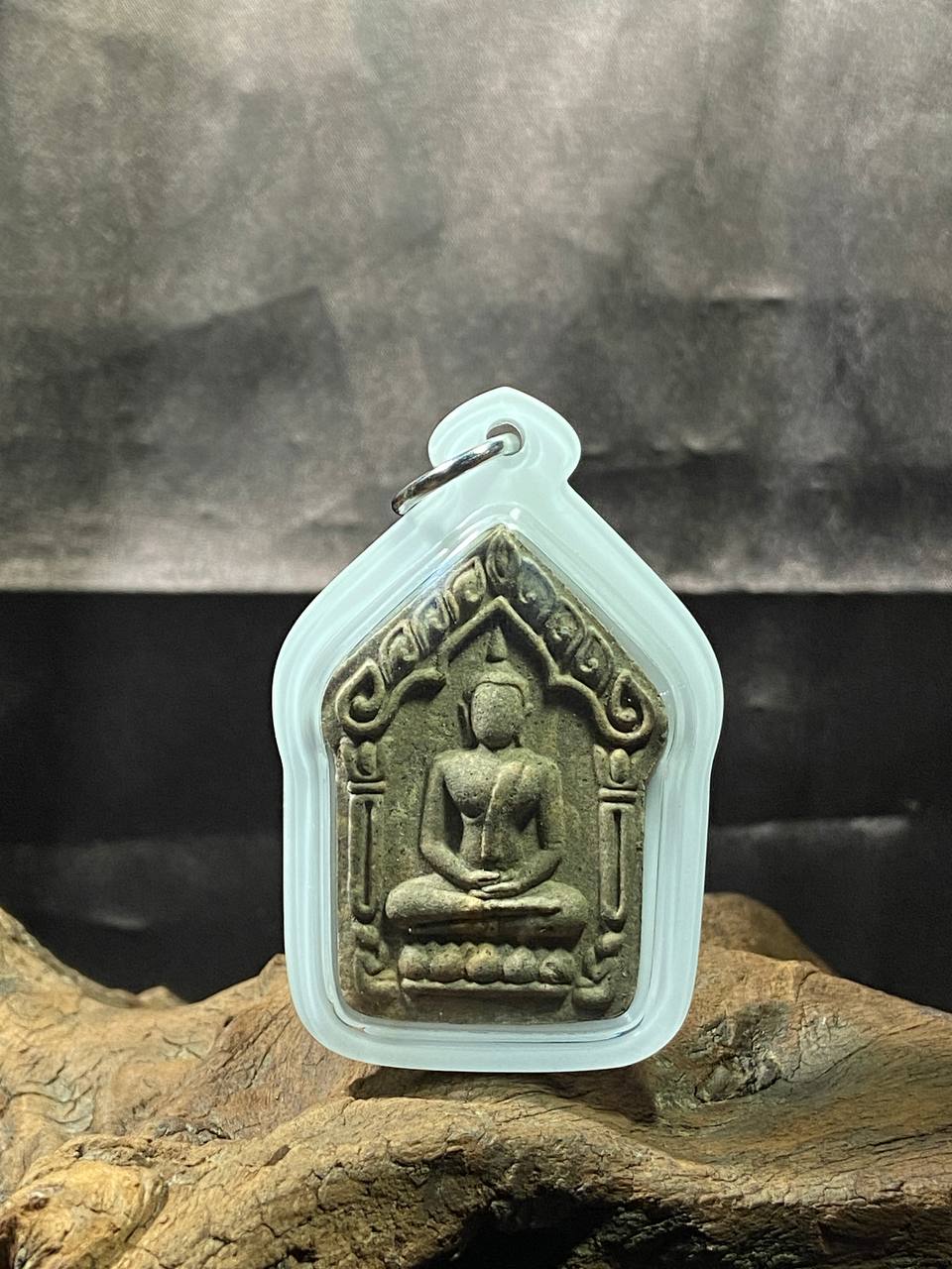 Jin Thai Fo Pai - Phra Khun Paen Ner Phong Wahn
Lang Yant Nok Salika Leaw Lang
草药粉料 坤平佛牌 后金舌鸟回头经咒