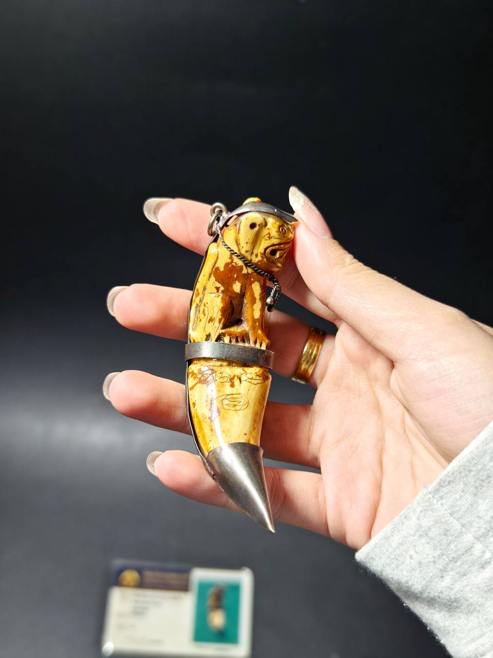 龙婆本｜B.E.2538 孤品天然老虎牙虎王｜手工雕刻・鉴定卡｜68030336｜现货实拍 | Jin Thai Fo Pai