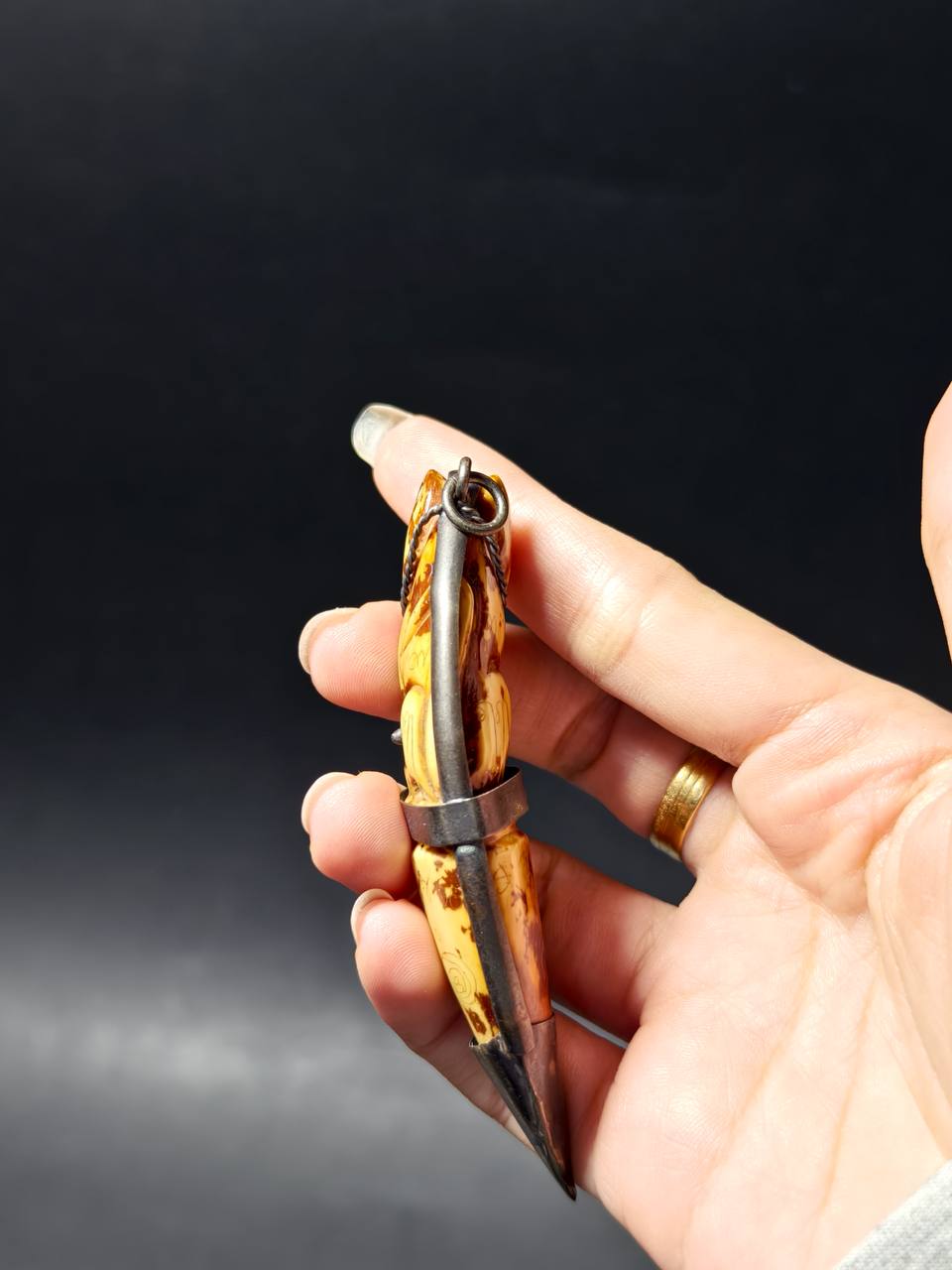 龙婆本｜B.E.2538 孤品天然老虎牙虎王｜手工雕刻・鉴定卡｜68030334｜现货实拍 | Jin Thai Fo Pai